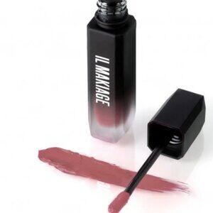 IL Makiage Infinity Wear Matte Lip Color in Matte Royal